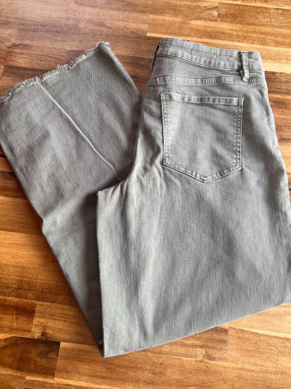 RFM | Garment Dyed High Rise Wide Leg Raw Hem Pant | Green